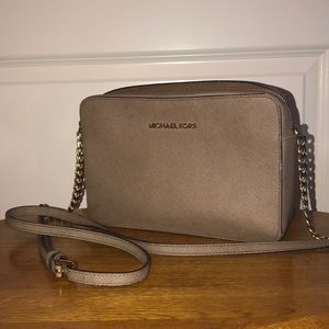 100% AUTHENTIC Michael Kors crossbody!